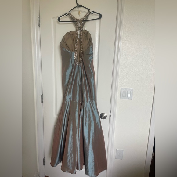 Absolutely stunning! - Picture 9 of 12